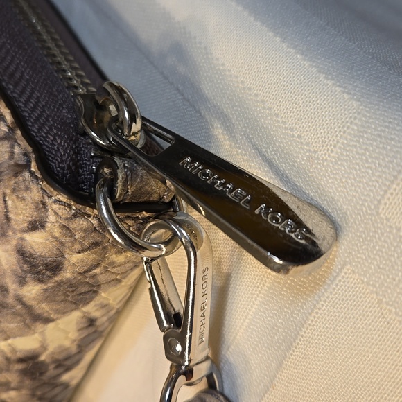 Michael Kors EUC Jet Set wallet with wrist strap, Brown and cream - Picture 3 of 12